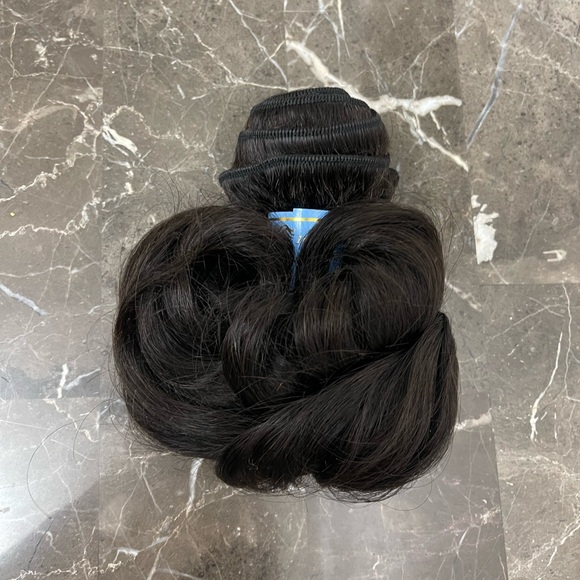 New! 8” Natural Black, Bouncy Wave Top Virgin Human Hair Bundle - Picture 3 of 4